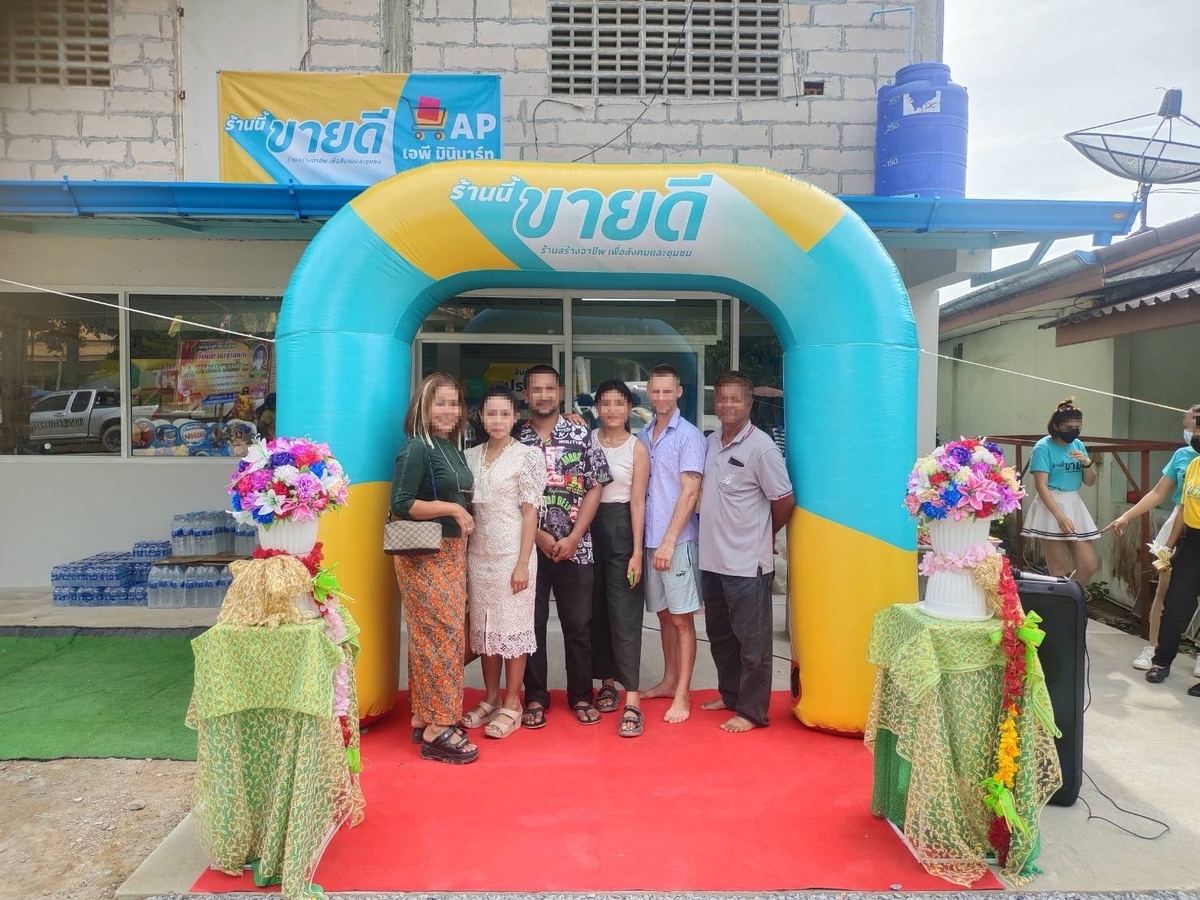 พิธีเปิดร้านหน้าซุ้มลมร้านนี้ขายดี