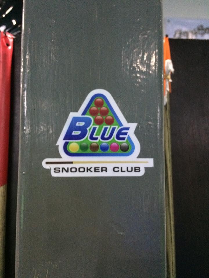 สติกเกอร์โลโก้ Blue Snooker Club ในร้าน