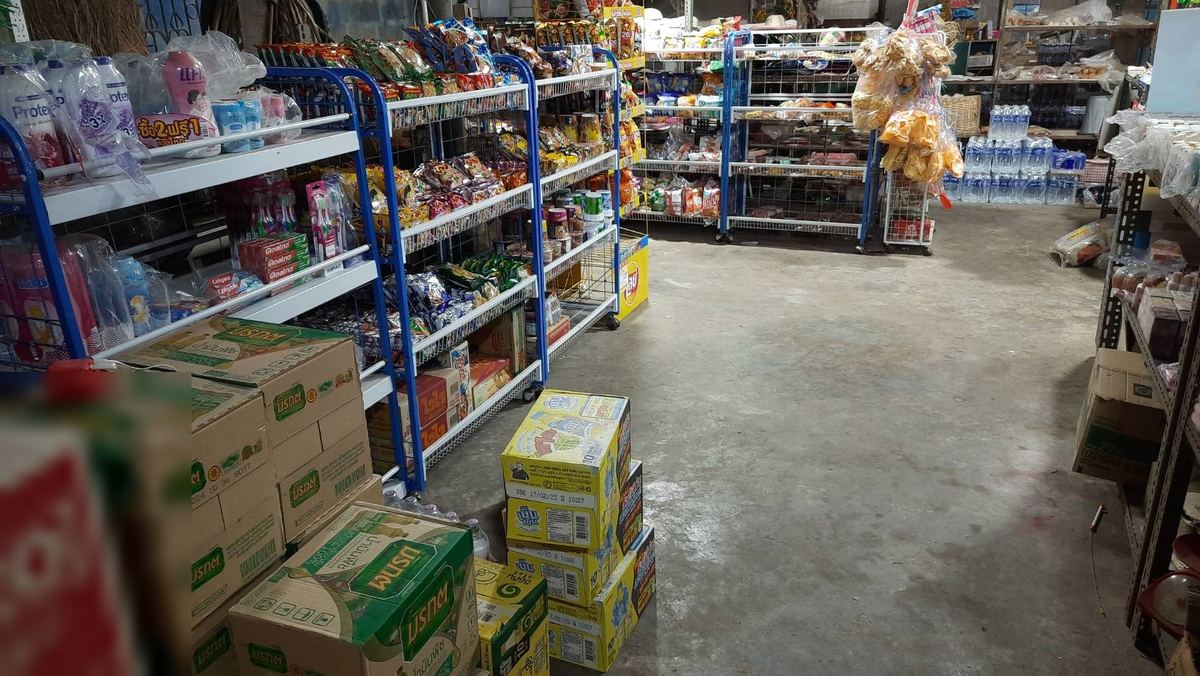 ทางเดินและเครื่องดื่มยกลัง